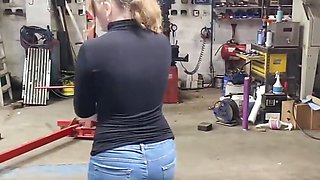 Vends-ta-culotte - French amateur porn : garage customers get chastised and ass fucked by sexy female mechanics