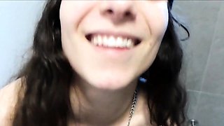 Teen Party Babe Gives Quick Deepthroat Blowjob in Toilet