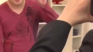 The World of Idols Is Full of Discoveries, and the Underground Idol Photo Session Is a Joyful and Embarrassing Experience.