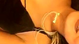 Turkish girl who shows show with the game bear is unbelievable