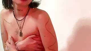Every curve of my body begs you to look more at my breasts.😏