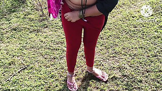 Outdoor sex with desi Indian girl Meko dar lag rhaa hai jaldi chalo yaha se