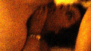Signora perbene con due bull in albergo
