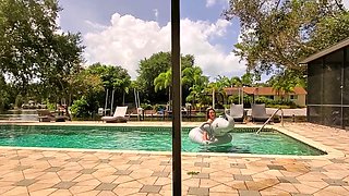 Damn sexy amateur teens outdoor carwash turns into hot fuck