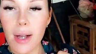 Heidi Foxx aka heidivandertrump OnlyFans - Keeping myself