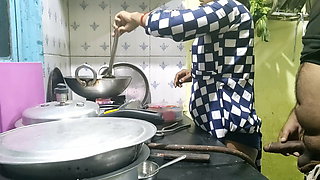 Indian bhabhi cooking in kitchen and brother in law fucking