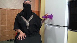 Saudi Arab Cuckold Wife Wants Big Dicks