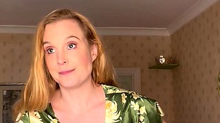 Big boob brunette masturbates on webcam