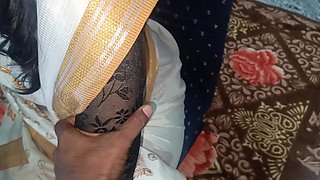 Married Women Office Romance with Malayala Saree