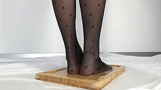 I Pee on My Beautiful Feet in Stockings