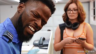 Backup For The Mega Booty With Diego Perez, Ace Hardz, Jayla Page - Brazzers
