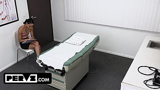 Pervz - Lustful Ebony Babe Alexis Tae Receives Special Pussy Treatment from a Muscular Doctor