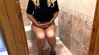 Milf was sitting in the toilet when she wanted anal sex