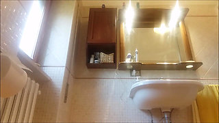 Vulgar Italian Makes You Pee on the Penis and Belches!