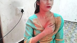 Desi bhabhi Sexyreena01 gets ultra-kinky with her brother's step sister