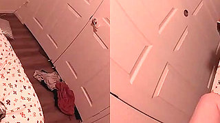 Stepdaughter Gets Fucked and Squirts on Stepdad's Dick