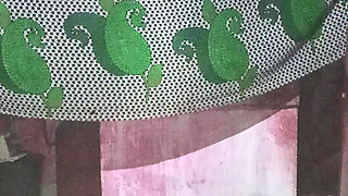 Madhuri Bhabhi crasdreshing aaj apni gand me bhaji dali
