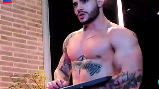 Incredible sexy twink with hard big muscles solo jerking fun