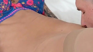 Flexible Blonde with Nice Pussy Getting Stretched