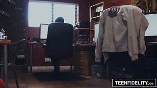 TEENFIDELITY Nerd Girl Jenna Reid Gets a Creampie