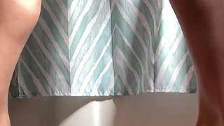 Come Play with Mommys Ass! I Need a Little Help Cleaning up My Pussy First.. the She Makes You Cum and Fill up Her Little Tight