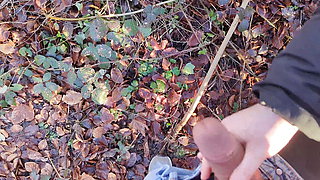 Risky handjob on a busy hiking trail - we almost got caught