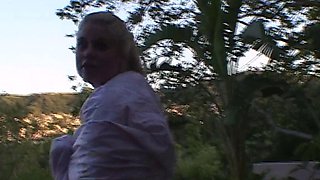 Horny solo teen masturbates