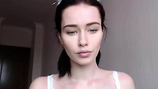 Cute amateur webcam teen girl toying pussy on webcam