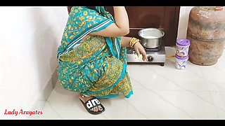 Early in Morning Fucking My Maid in Kitchen When She Preparing Chicken for Me