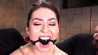 Smoking hot brunette toying tasty pussy in stockings