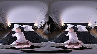 Eliza Eves VR Porn: Don't Tell Your Boss - DarkRoomVR