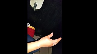 Svensk hustrus hrlighetshl handjob