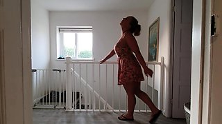 Masturbating amateur cums after solo fun