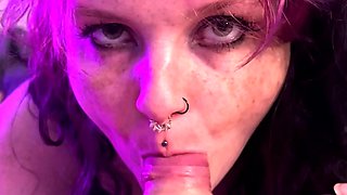 Amateur hands free close up blowjob