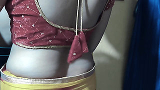 Bhabhi se man nahi bharta bahut sexy hai