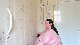 Shower Goddess Nipple Reveal