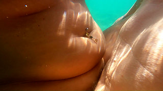 Kinky Couple - Curvy Big Ass Sardinia Beach