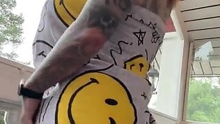 Big boobed babe masturbating