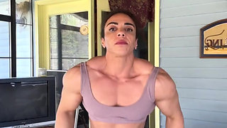 Black mom unleashes bodybuilding fire under flexing pressure