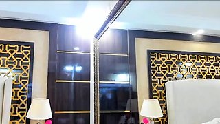 Hot Blonde Masturbates Wildly For Her Viewers