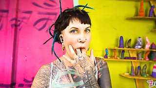 Tattooed alt girl tests z-filmz toywall deep vagina & Anal Toy hardcore