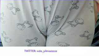 CAMELTOE- SWOLLEN PUSSY- RUBBING PUSSY WITH PAJAMA