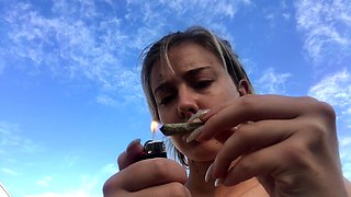 Amateur hottie fucked outdoor in public