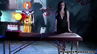 Small Veruca James deepthroats clowns cock