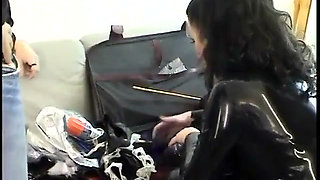 Hot nasty babe poses sexily as a dominatrix