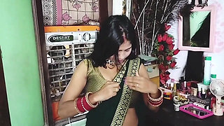 Desi pados bhabhi ke sath milkar Nahaya aaya