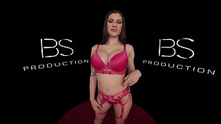 Billie Star Enjoys Oil and a Big Dildo in This Voyeur Solo - Cum with Me