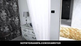 Sugar dad pays for new car and gets thanked with cunny