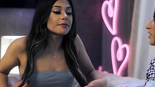 Gamer Girl Xxlayna Marie Pussy Licked By Isabella Nice