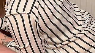 Secretary Blowjob Her Boss in the Office.